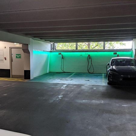 Central Leeds Dock Apt&Free Secure Parking! 외부 사진