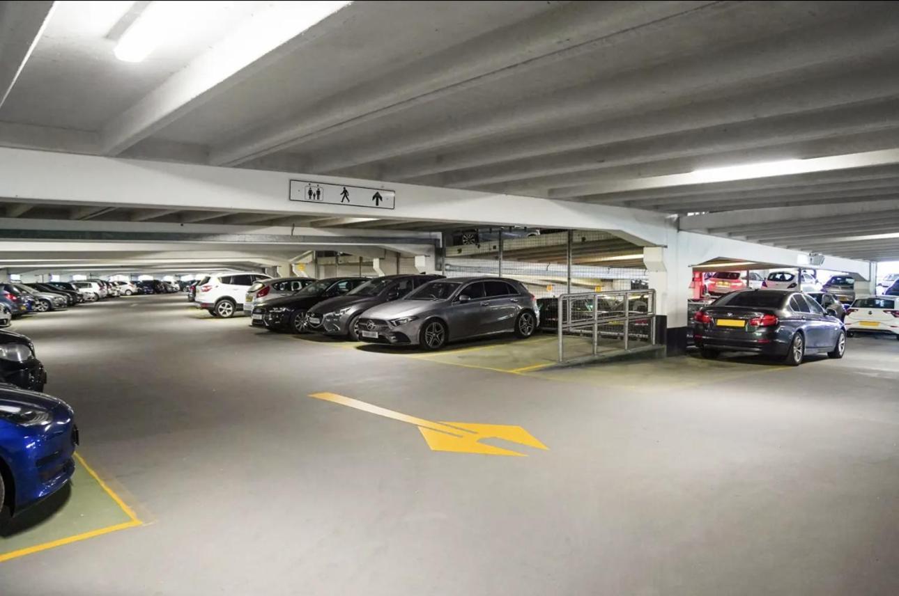 Central Leeds Dock Apt&Free Secure Parking! 외부 사진