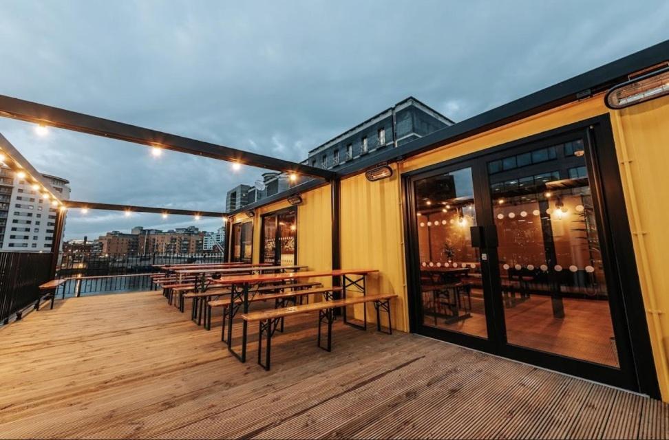 Central Leeds Dock Apt&Free Secure Parking! 외부 사진